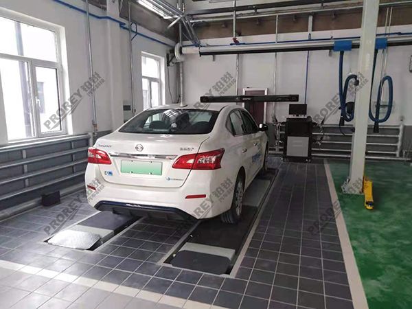 山西東風本田4S店-大同東昇汽車銷售有限公司-四輪定位儀，大剪舉升機特寫